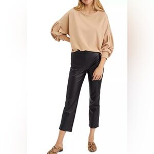 Sanctuary puffed sleeve “Dreamland” soft touch! Crew neck pull over sweater. SM